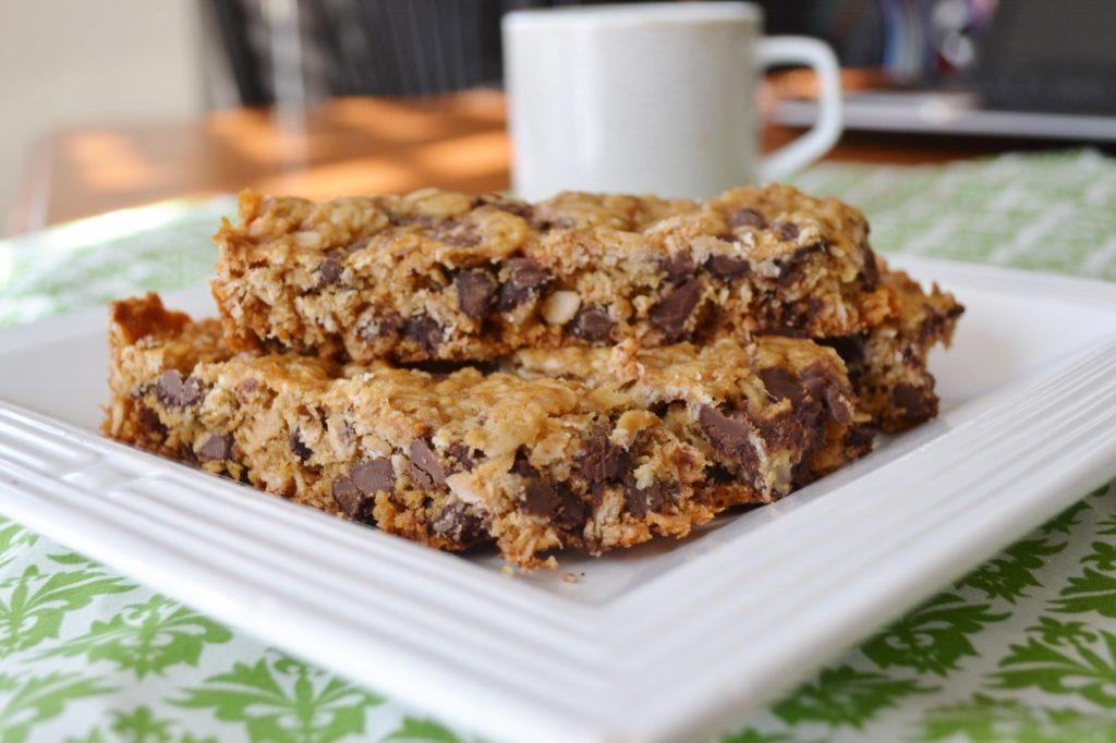 Chewy Chocolate Chip Granola Bar Recipe