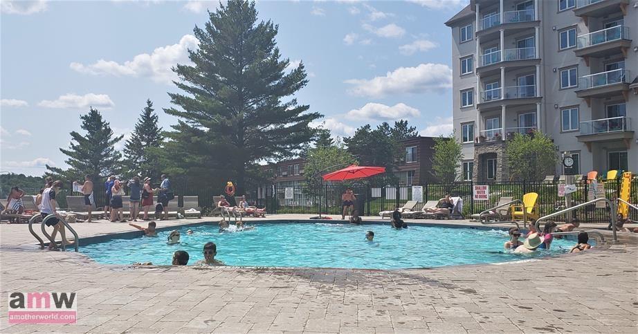 Deerhurst Resort Lakeside Lodge pool