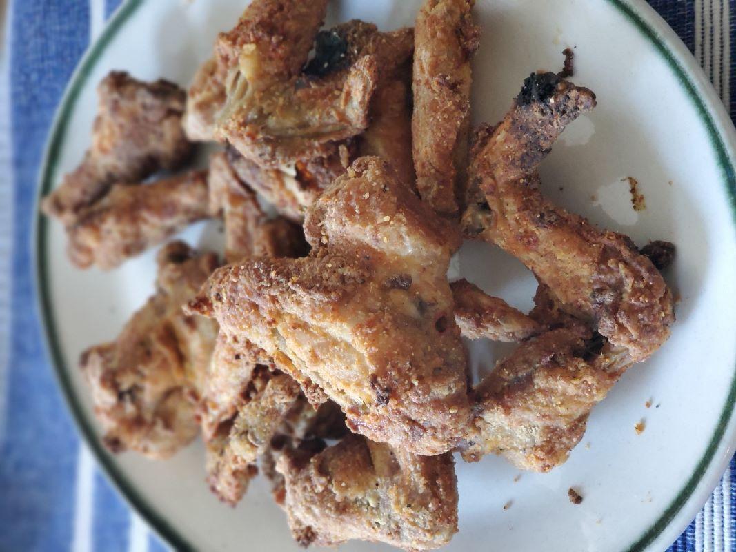 How to Make Restaurant-Style Chicken Wings in the Air Fryer | amotherworld